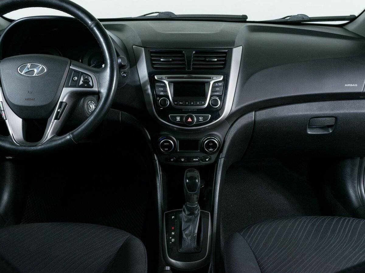 Купить Hyundai Solaris с пробегом. Фото: #8