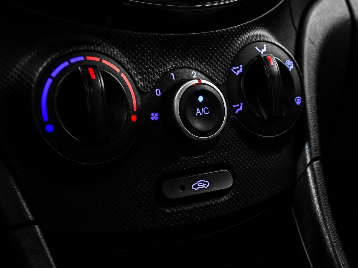 Купить Hyundai Solaris с пробегом. Фото: #13