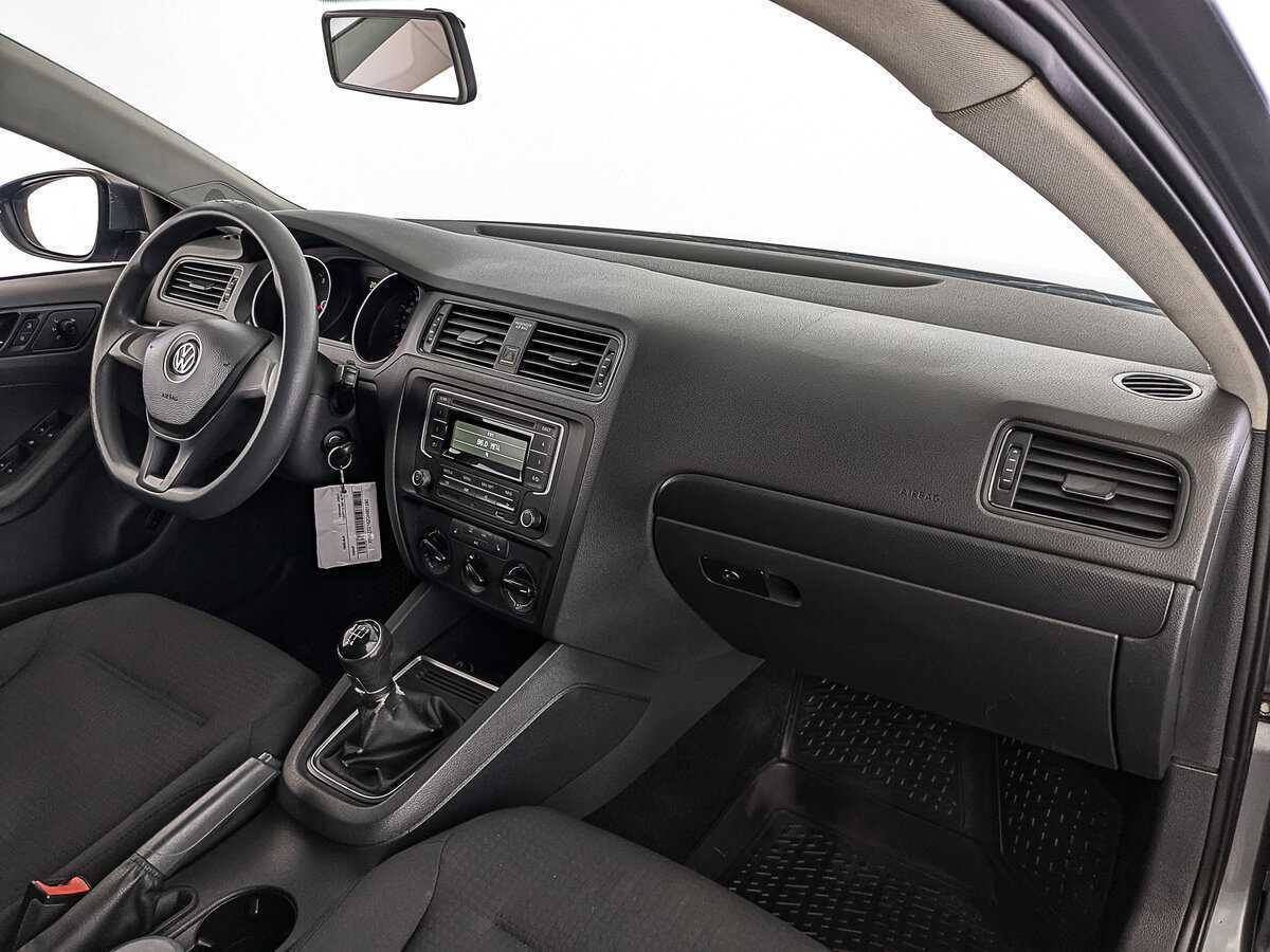Купить Volkswagen Jetta с пробегом. Фото: #12