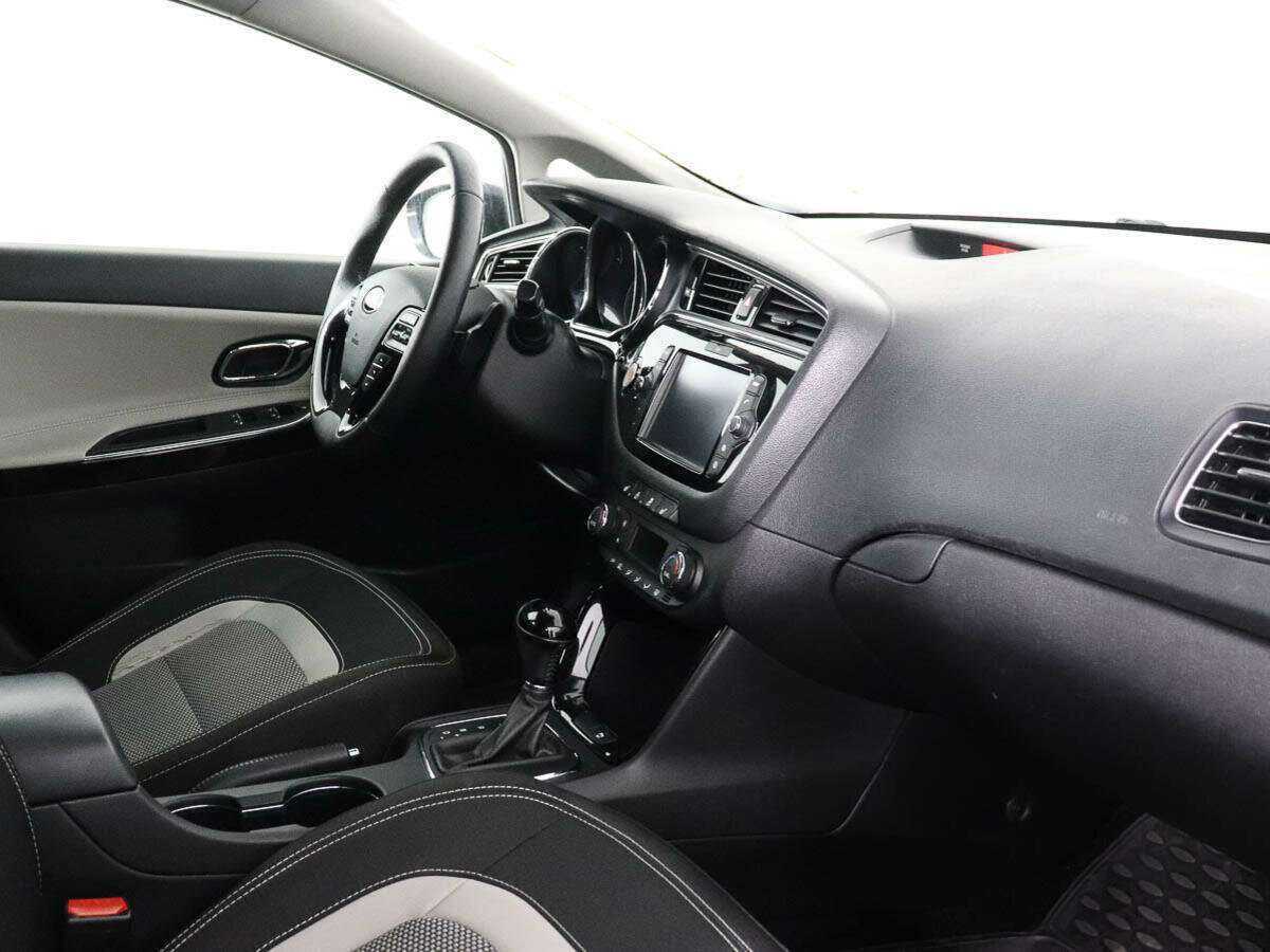 Купить Kia Ceed с пробегом. Фото: #6