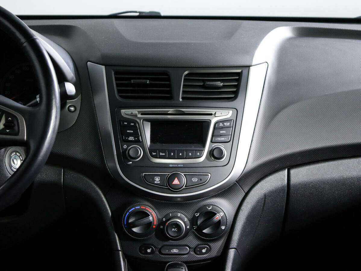 Купить Hyundai Solaris с пробегом. Фото: #10