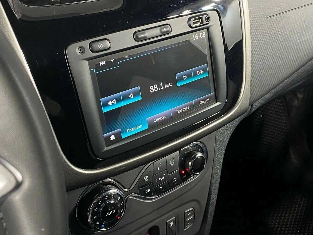 Купить Renault Sandero с пробегом. Фото: #16