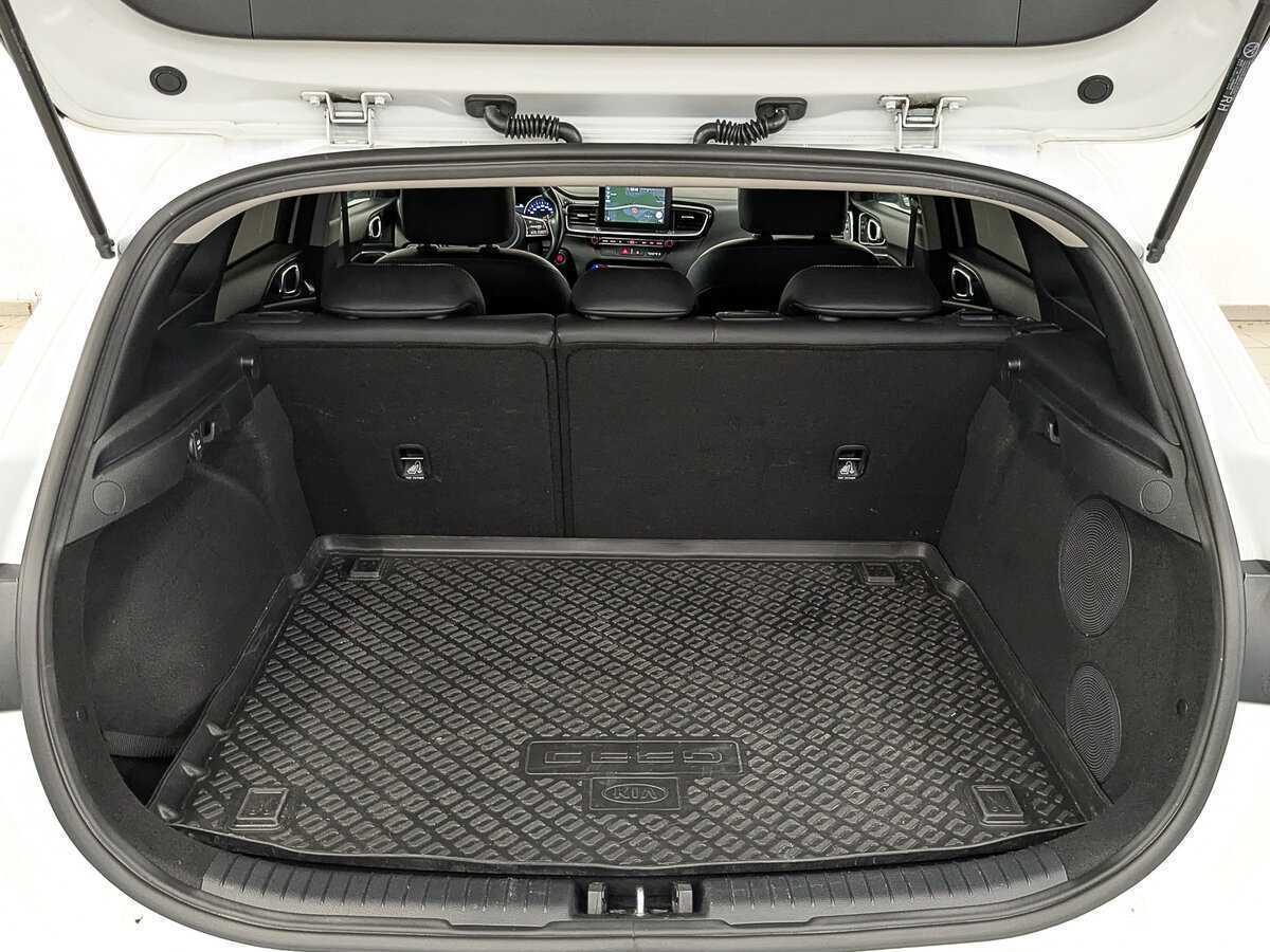 Купить Kia Ceed с пробегом. Фото: #9