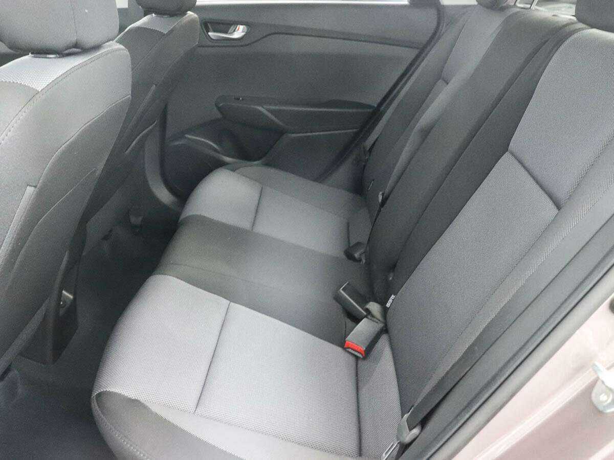 Купить Hyundai Solaris с пробегом. Фото: #8