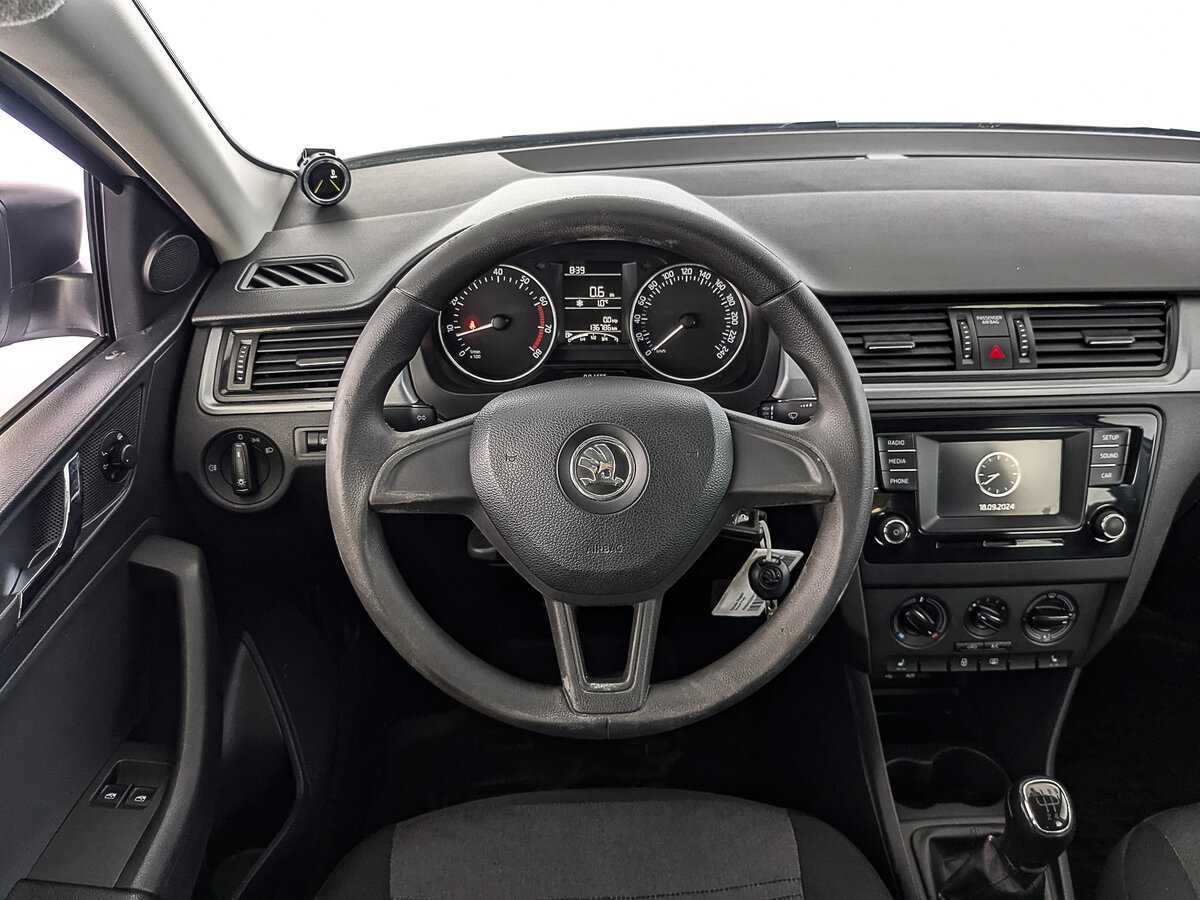 Купить Skoda Rapid с пробегом. Фото: #18