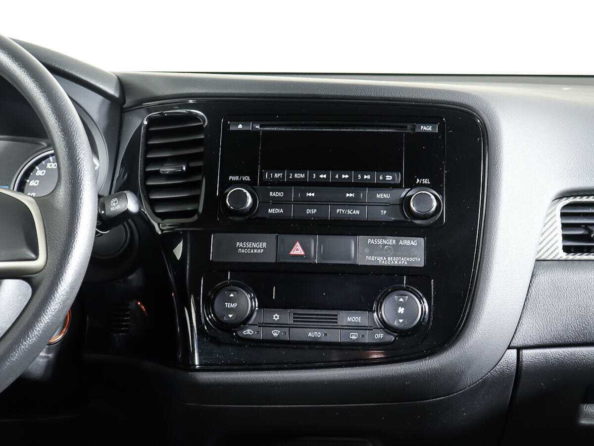 Купить Mitsubishi Outlander с пробегом. Фото: #11