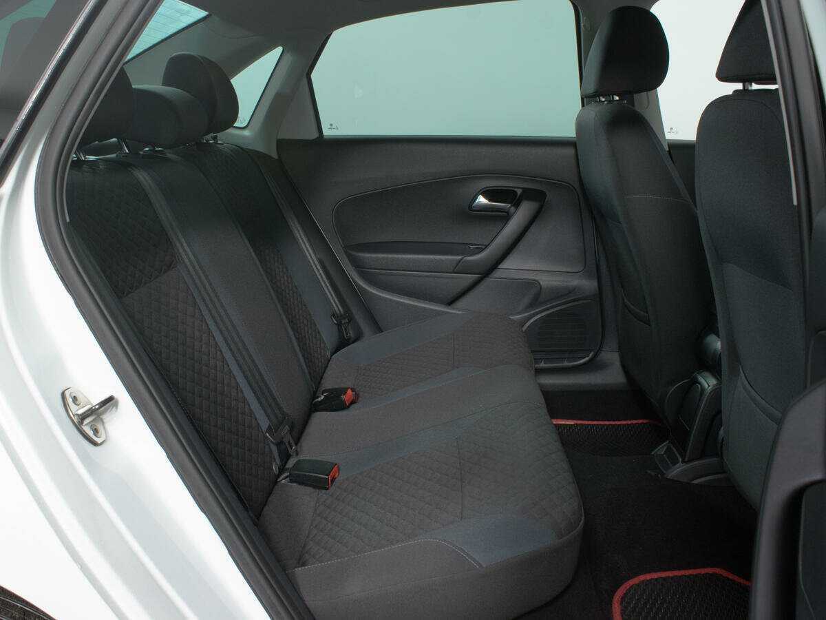 Купить Volkswagen Polo с пробегом. Фото: #11