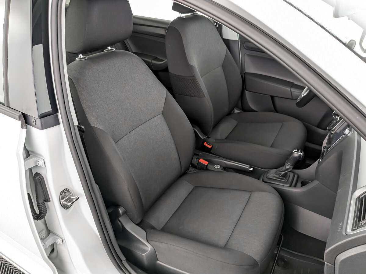 Купить Skoda Rapid с пробегом. Фото: #18