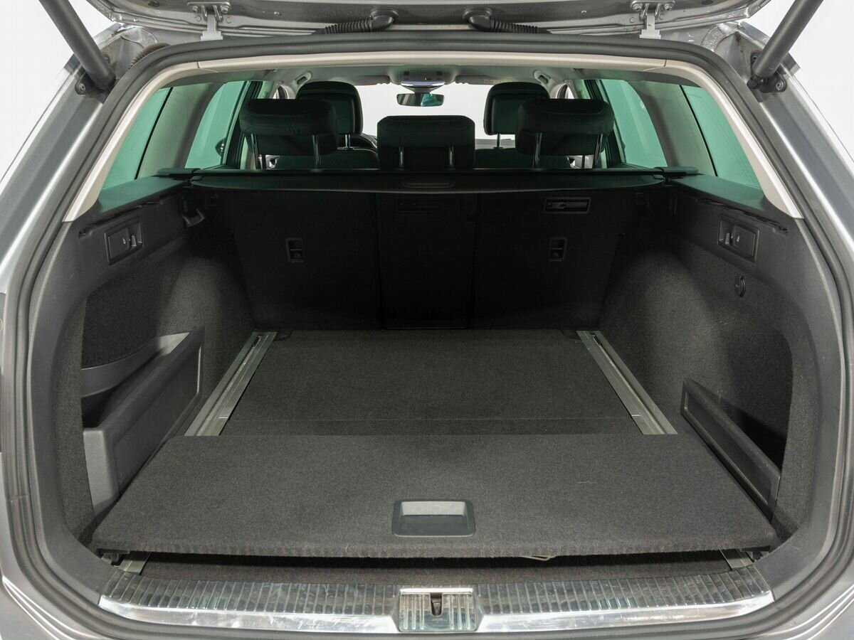 Купить Volkswagen Passat с пробегом. Фото: #23