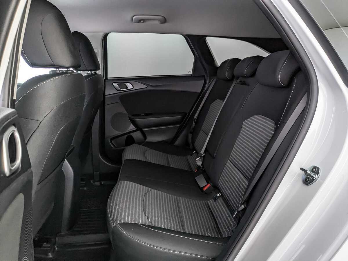 Купить Kia Ceed с пробегом. Фото: #13