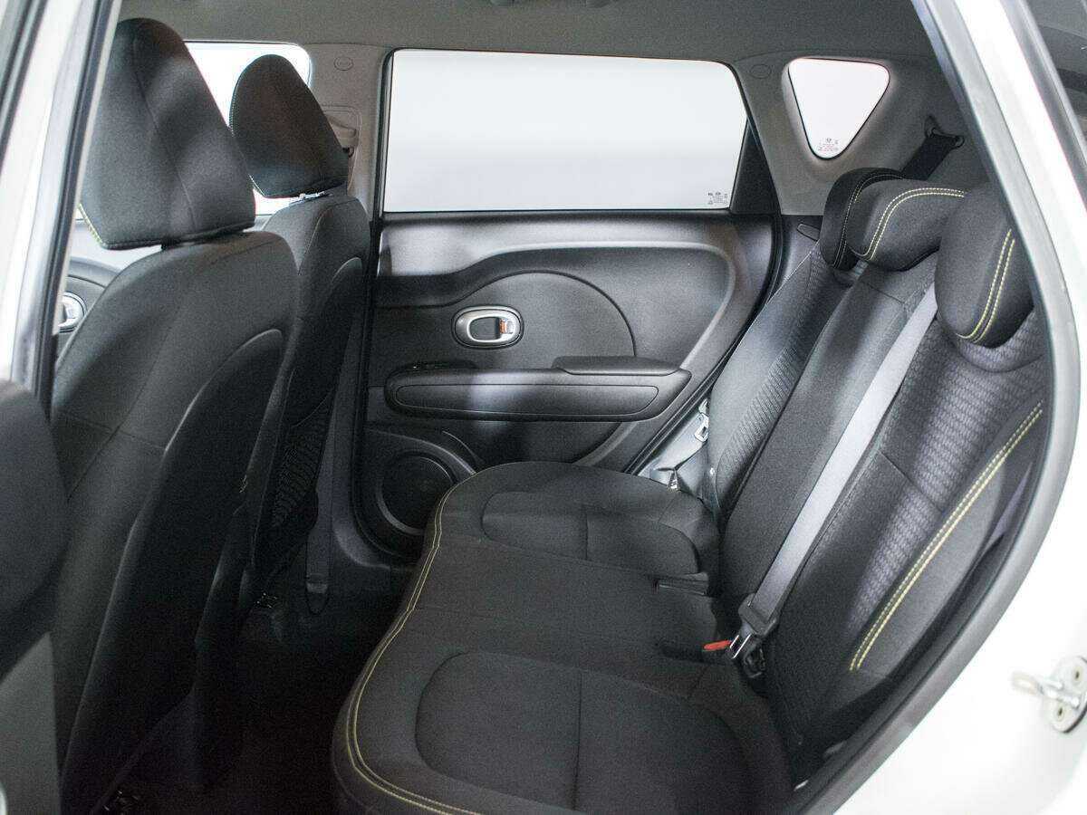 Купить Kia Soul с пробегом. Фото: #9