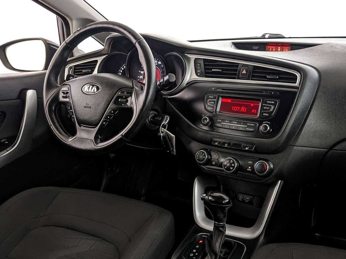 Купить Kia Ceed с пробегом. Фото: #21