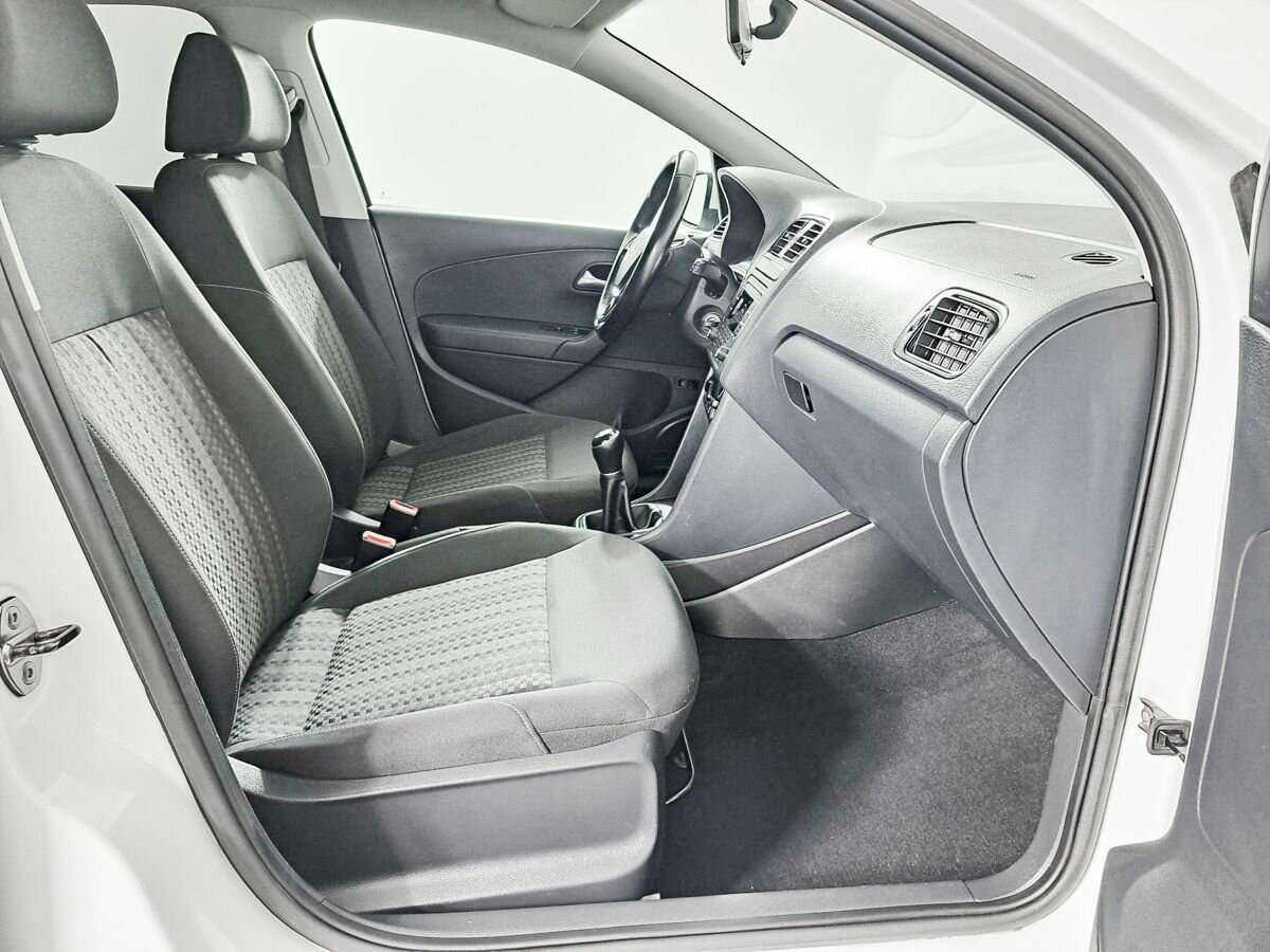 Купить Volkswagen Polo с пробегом. Фото: #9