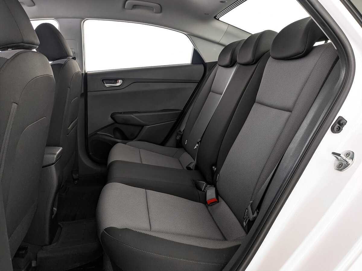 Купить Hyundai Solaris с пробегом. Фото: #17