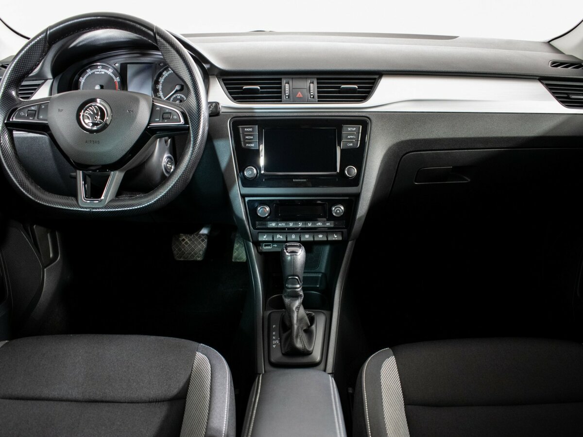 Купить Skoda Rapid с пробегом. Фото: #8