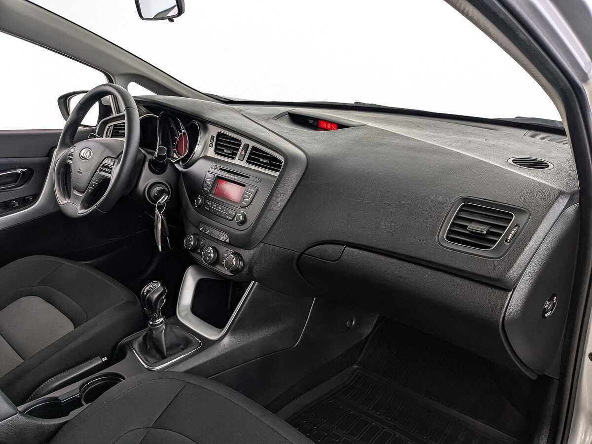 Купить Kia Ceed с пробегом. Фото: #8