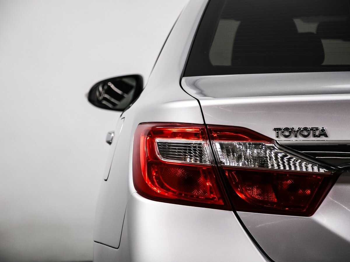 Купить Toyota Camry с пробегом. Фото: #13