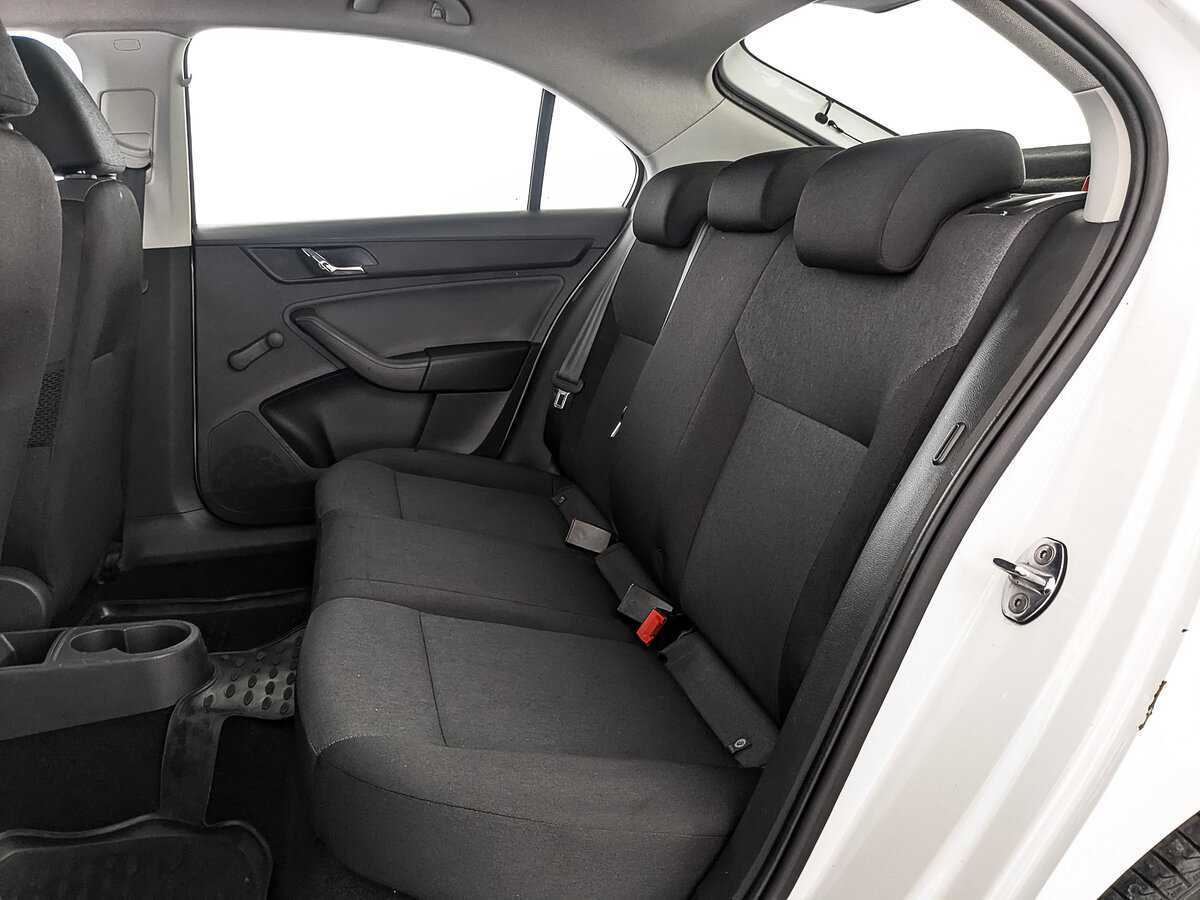 Купить Skoda Rapid с пробегом. Фото: #15