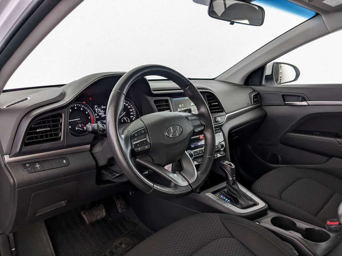 Купить Hyundai Elantra с пробегом. Фото: #13