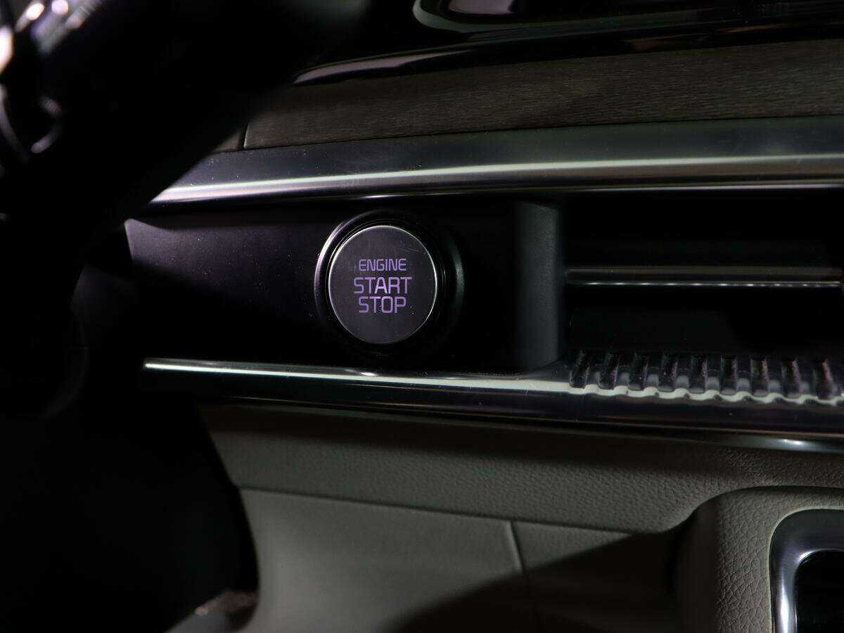 Купить Kia K5 с пробегом. Фото: #17