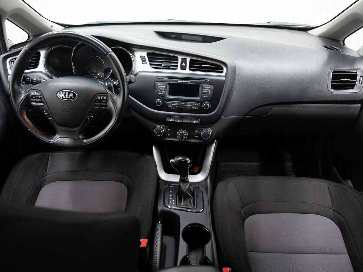 Купить Kia Ceed с пробегом. Фото: #11