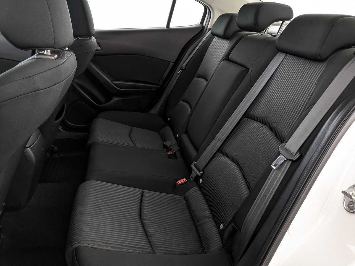 Купить Mazda 3 с пробегом. Фото: #17