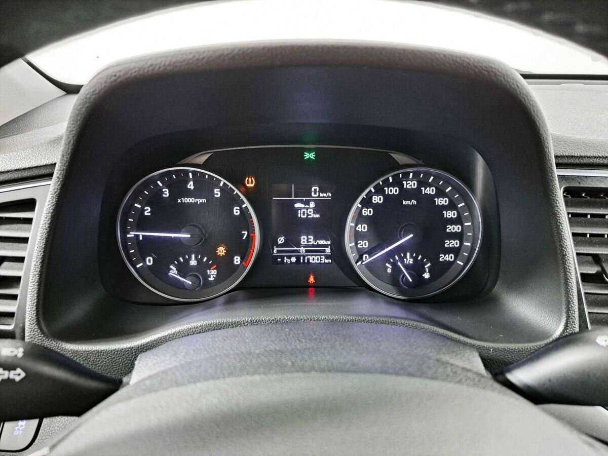 Купить Hyundai Elantra с пробегом. Фото: #12