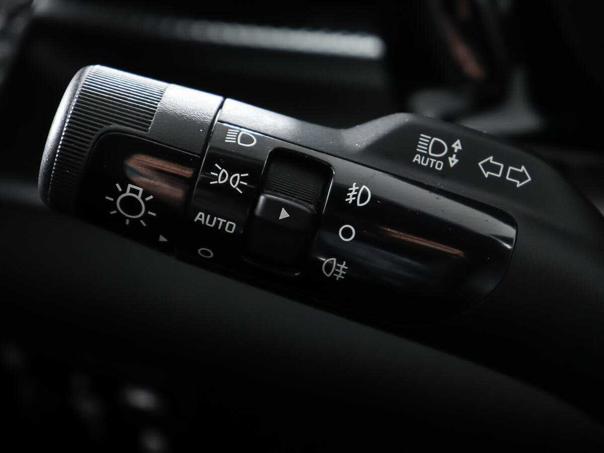 Купить Kia K5 с пробегом. Фото: #19