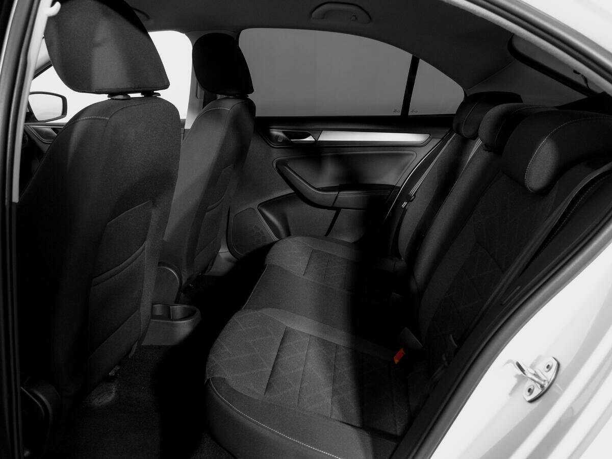 Купить Volkswagen Polo с пробегом. Фото: #9