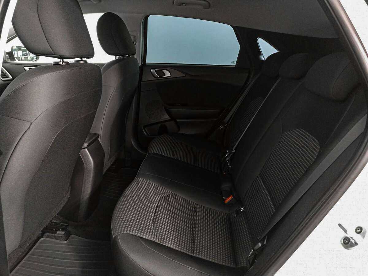 Купить Kia Ceed с пробегом. Фото: #9