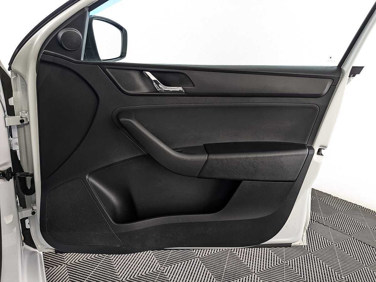 Купить Skoda Rapid с пробегом. Фото: #23