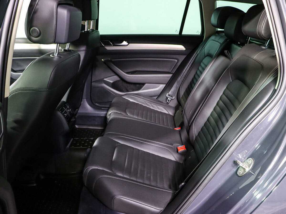 Купить Volkswagen Passat с пробегом. Фото: #7