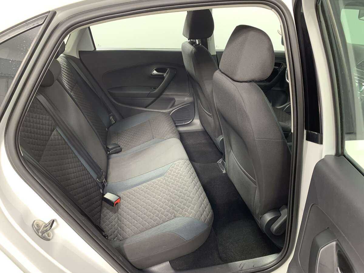 Купить Volkswagen Polo с пробегом. Фото: #10