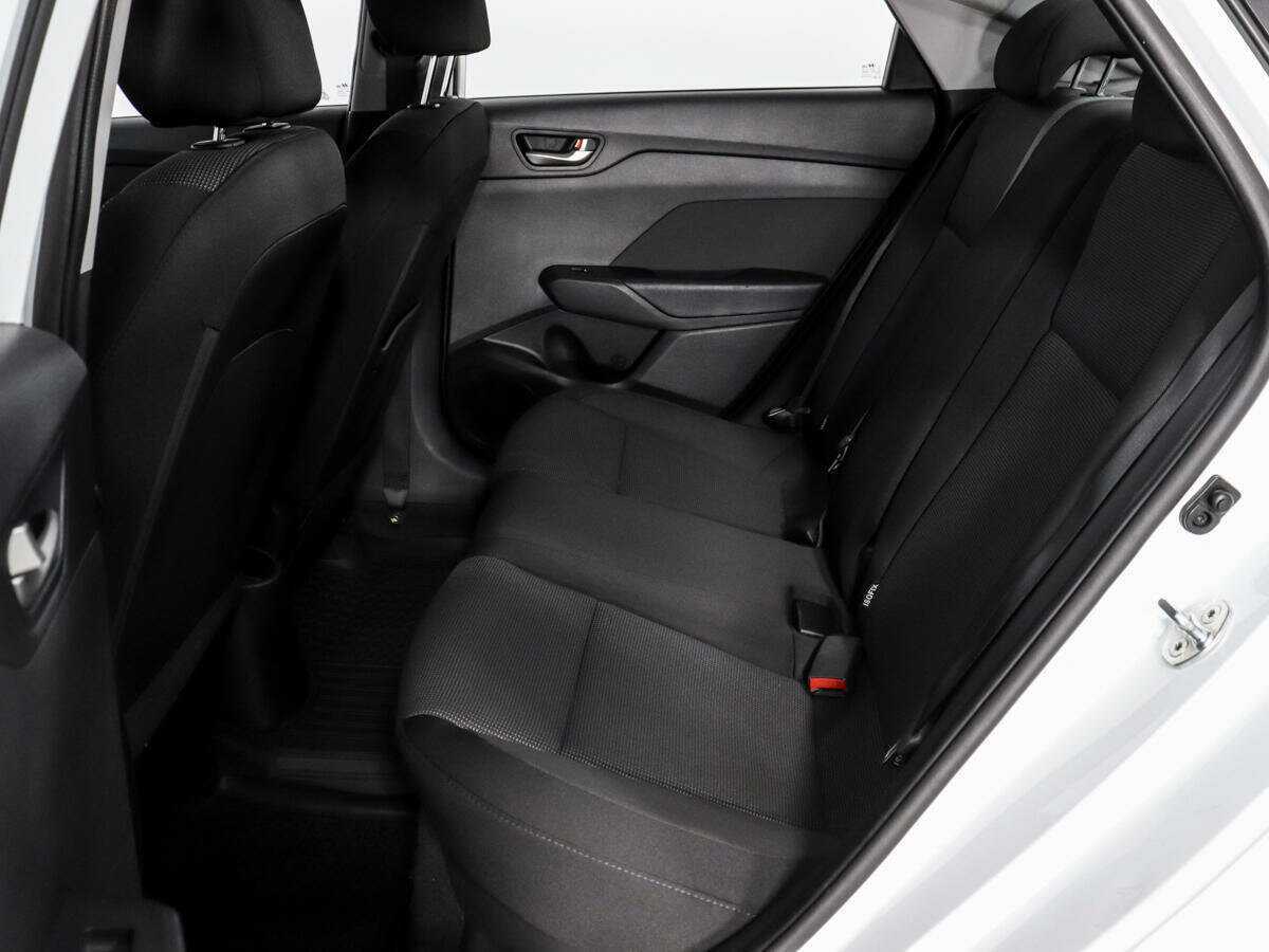 Купить Hyundai Solaris с пробегом. Фото: #11