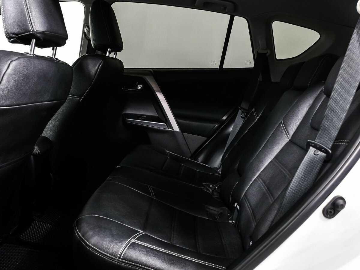 Купить Toyota RAV4 с пробегом. Фото: #11