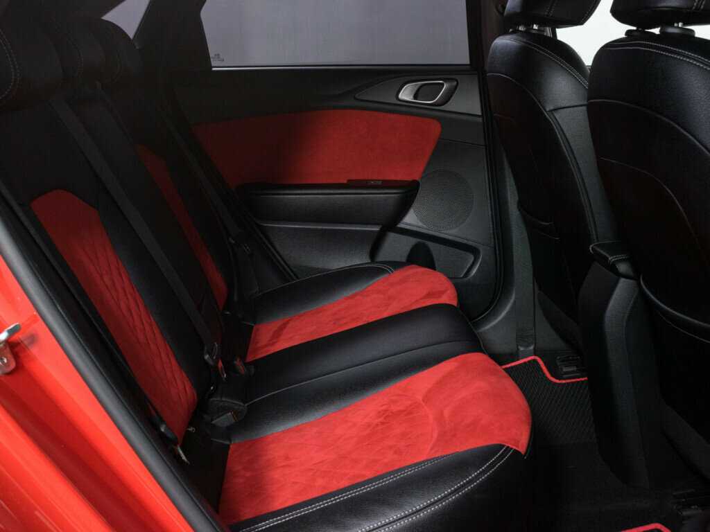 Купить Kia Ceed с пробегом. Фото: #9