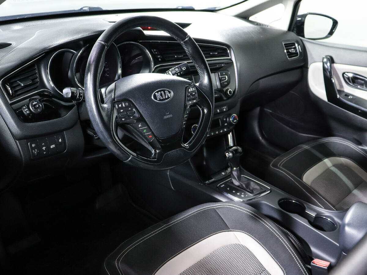Купить Kia Ceed с пробегом. Фото: #13