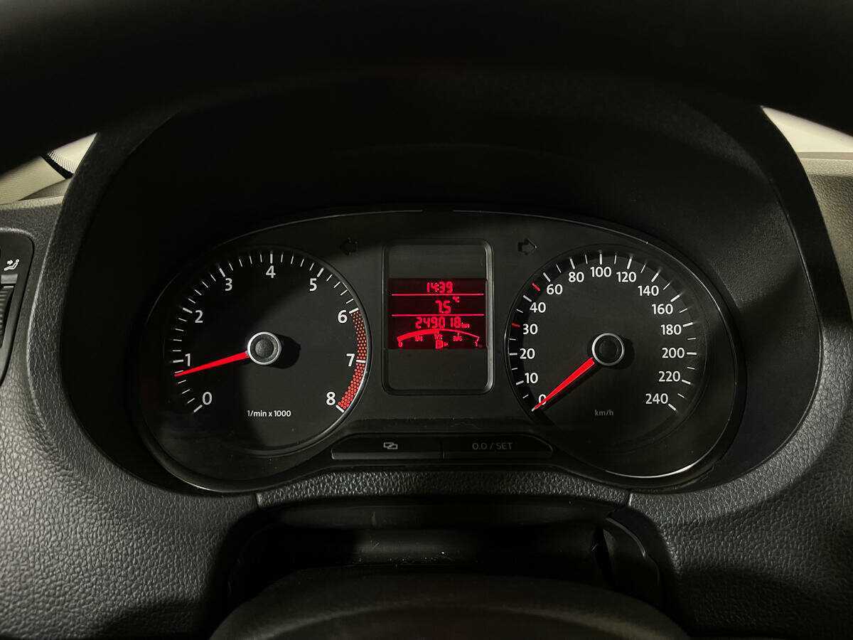 Купить Volkswagen Polo с пробегом. Фото: #10