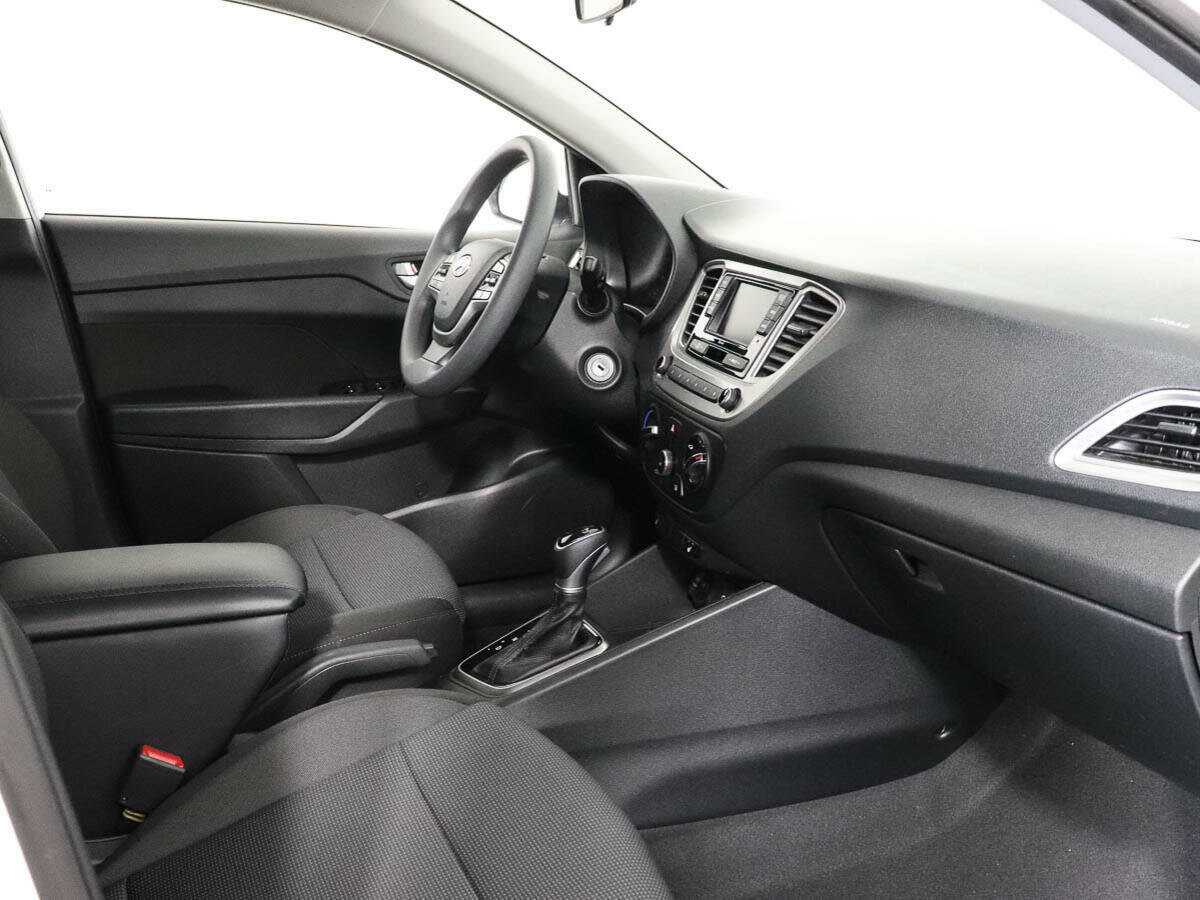 Купить Hyundai Solaris с пробегом. Фото: #6