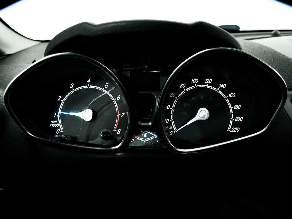 Купить Ford Fiesta с пробегом. Фото: #9