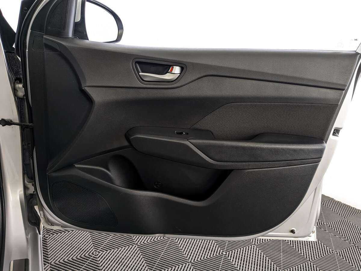 Купить Hyundai Solaris с пробегом. Фото: #20