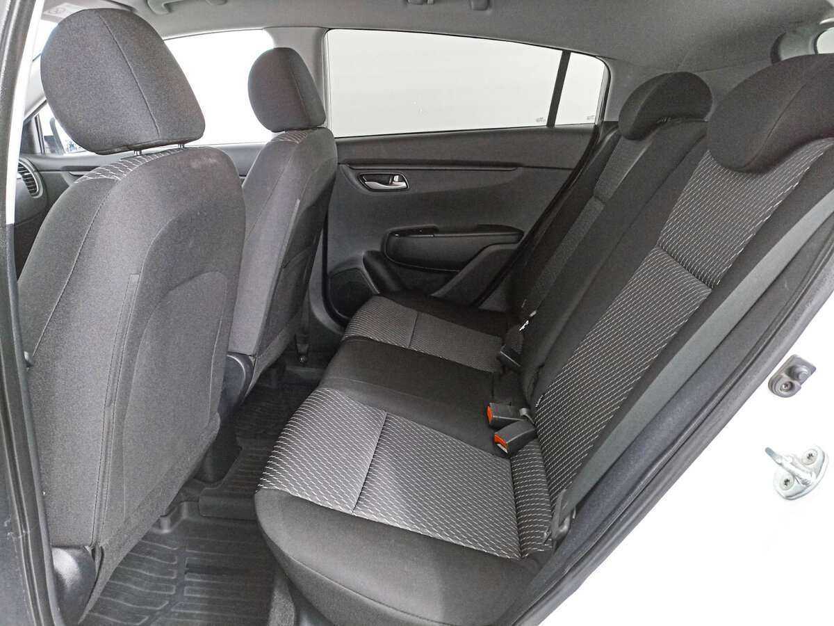 Купить Kia Rio с пробегом. Фото: #9