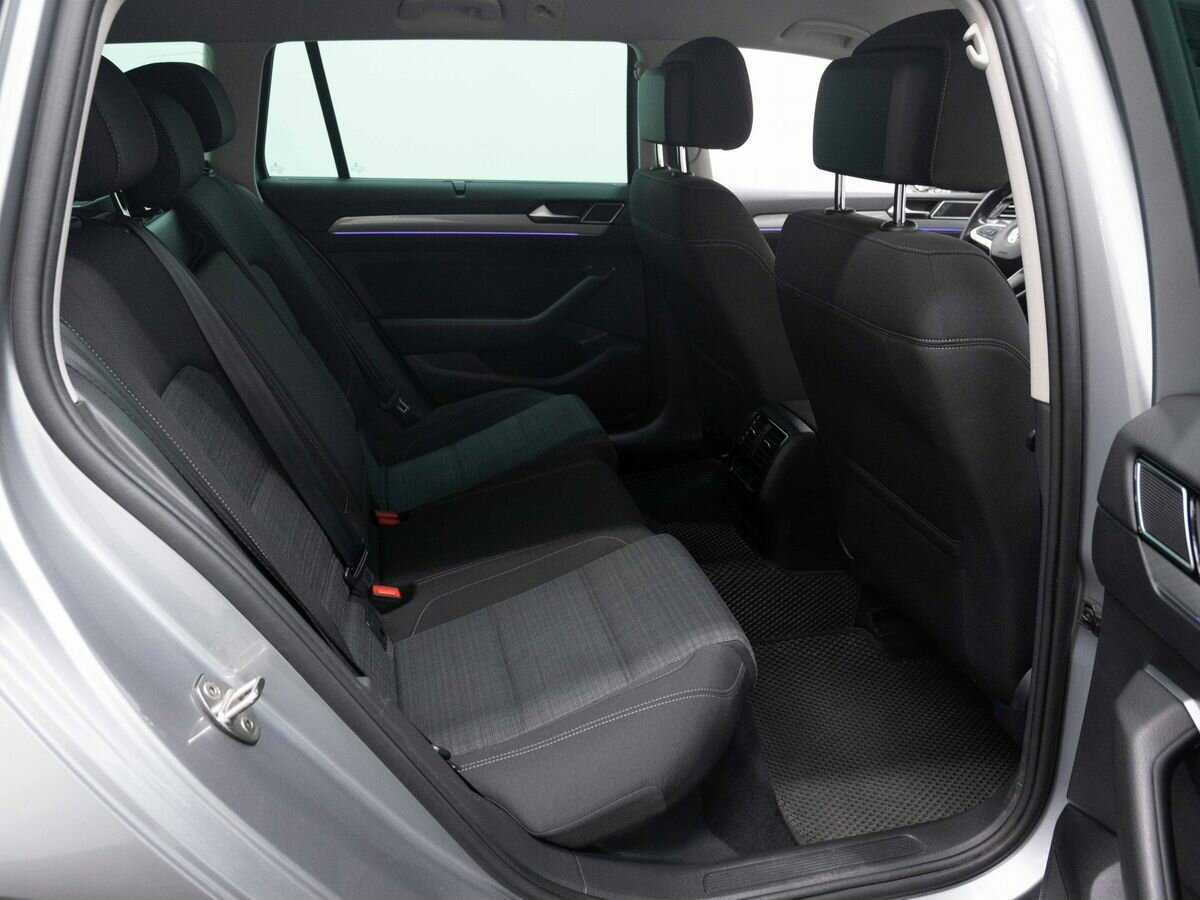 Купить Volkswagen Passat с пробегом. Фото: #11
