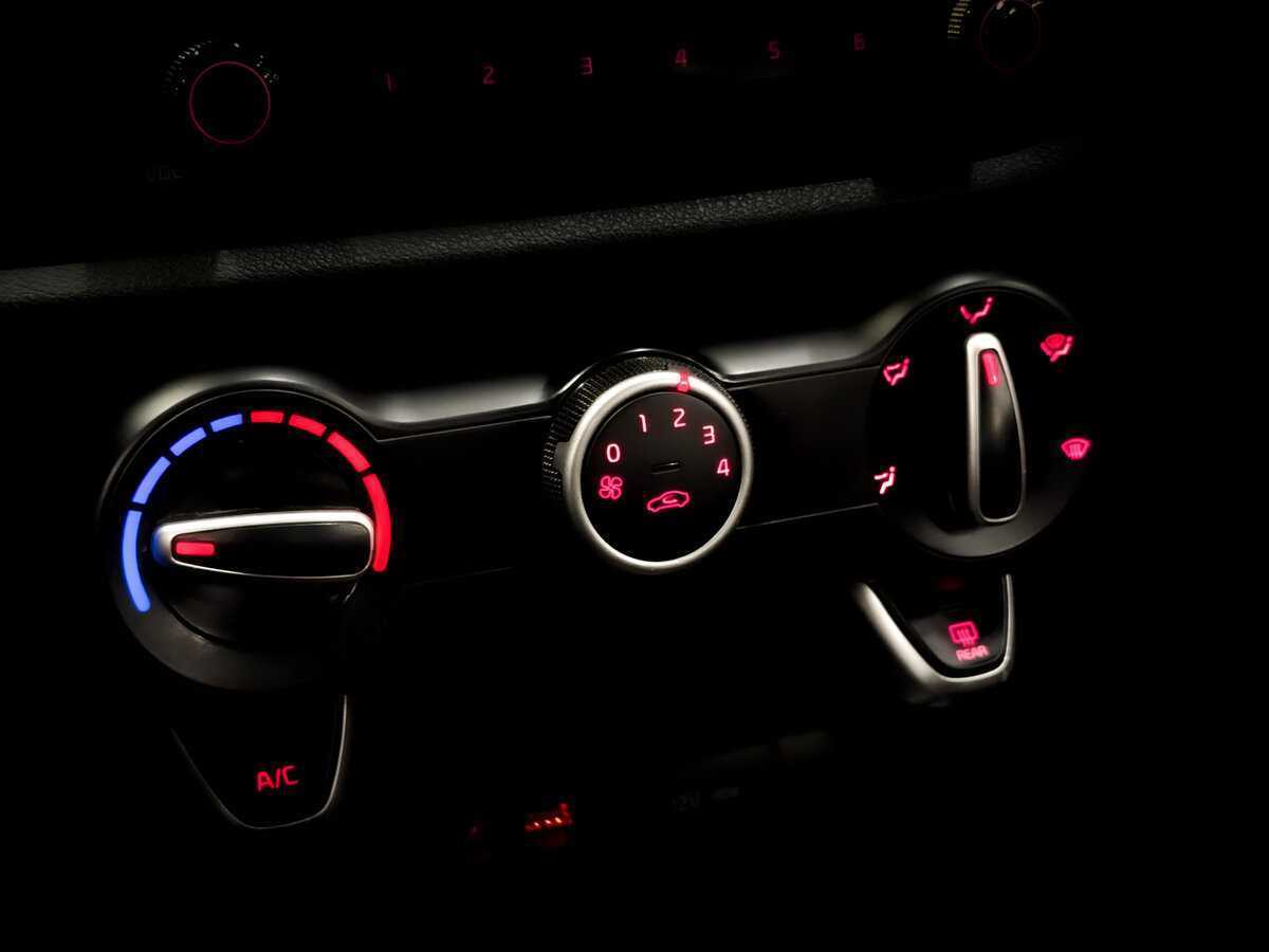 Купить Kia Rio с пробегом. Фото: #21