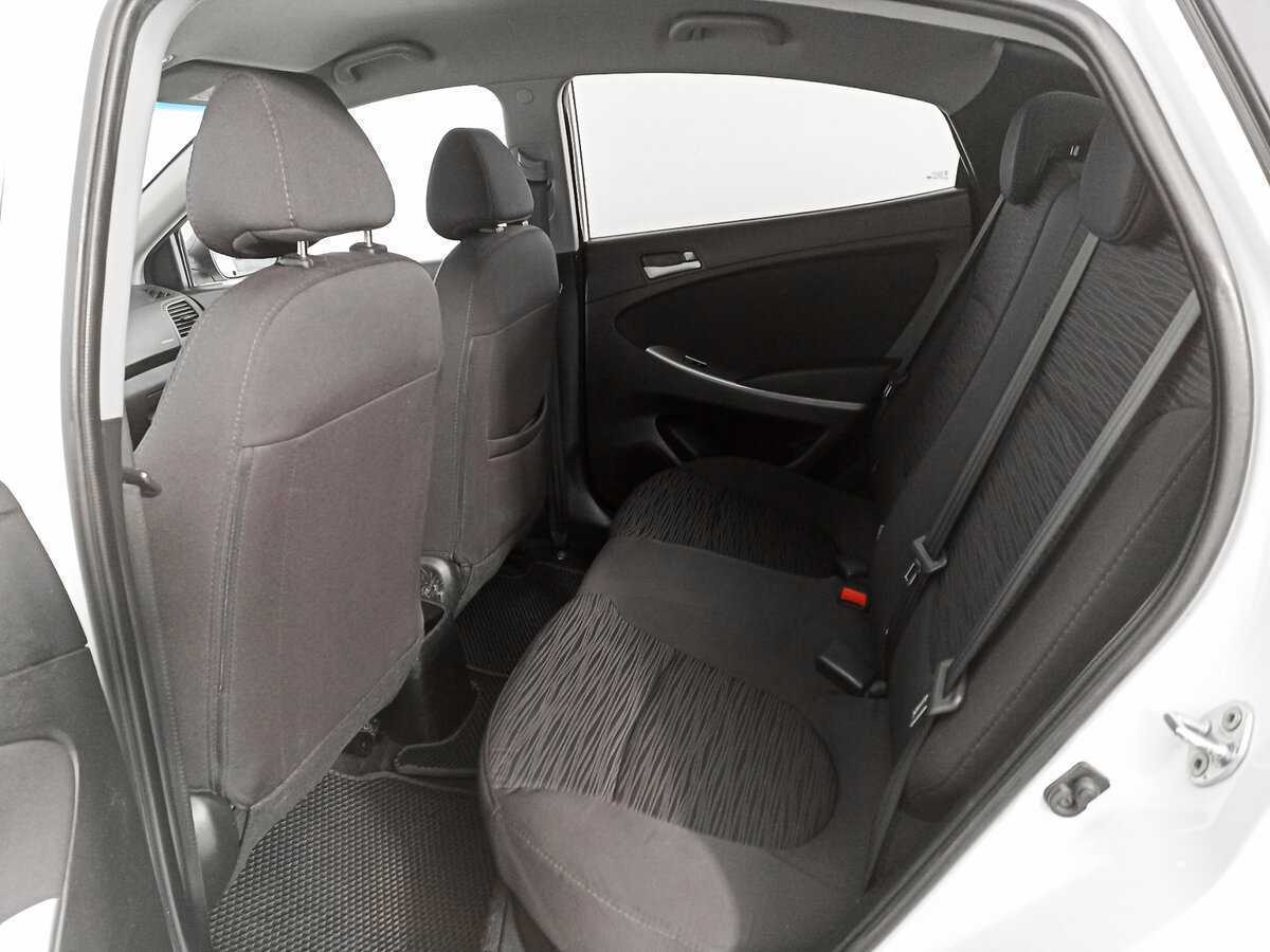 Купить Hyundai Solaris с пробегом. Фото: #9