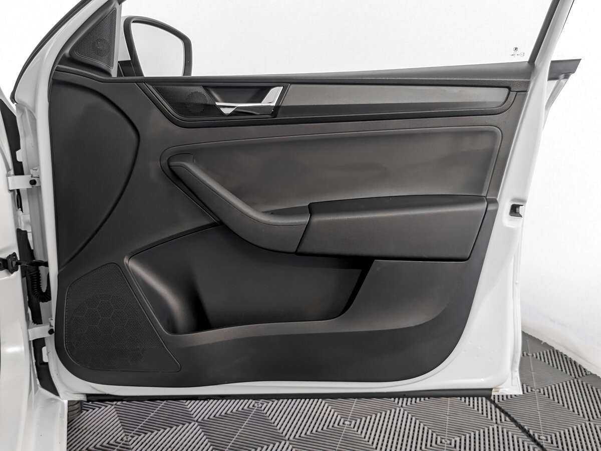 Купить Skoda Rapid с пробегом. Фото: #21