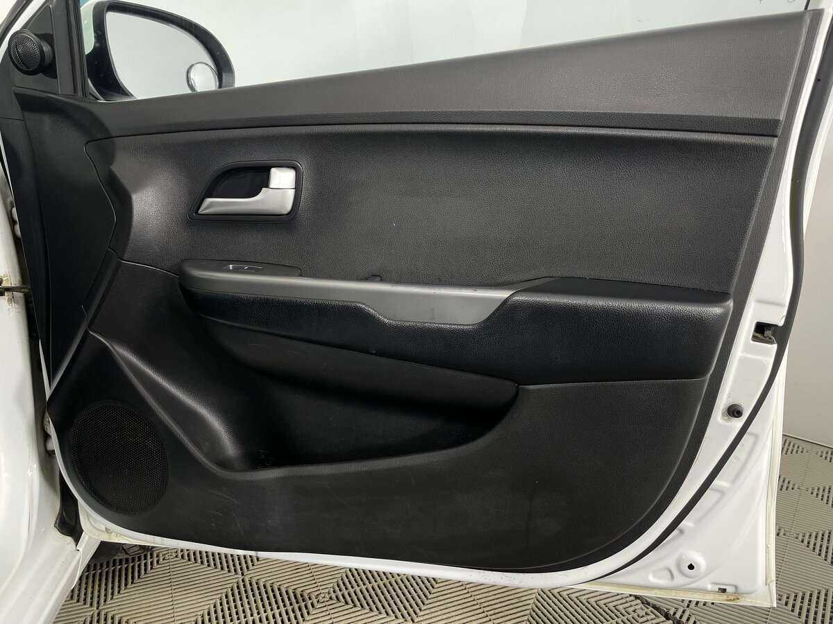 Купить Kia Rio с пробегом. Фото: #19