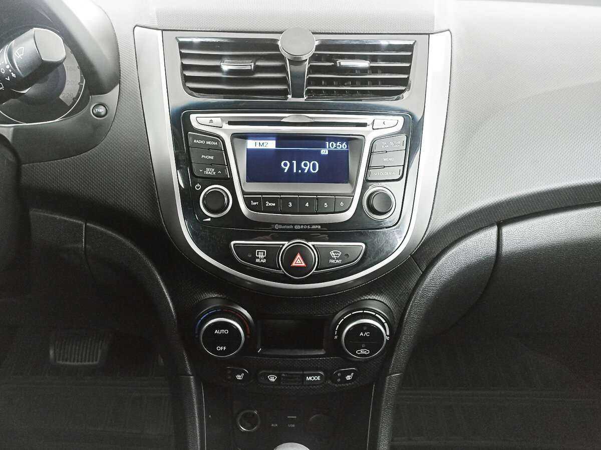 Купить Hyundai Solaris с пробегом. Фото: #11