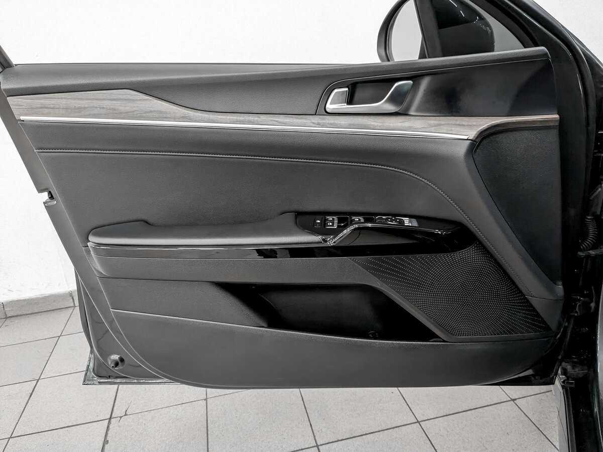 Купить Kia K5 с пробегом. Фото: #18