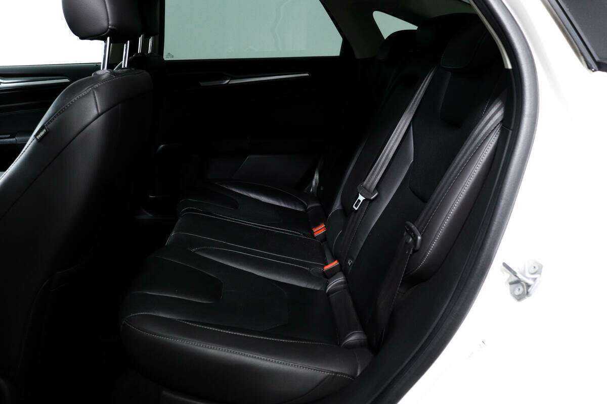 Купить Ford Mondeo с пробегом. Фото: #11